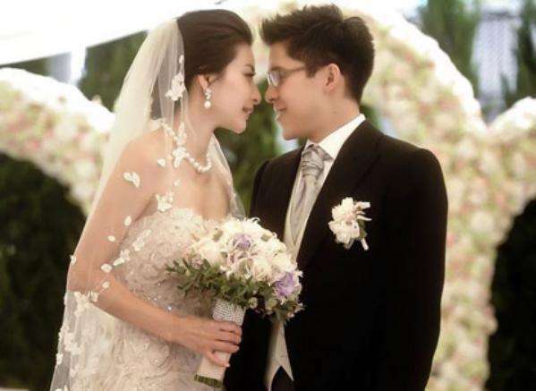 瞞了14年,郭晶晶父母身份大曝光,網友:難怪人人都說霍啟剛高攀