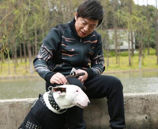 從窮酸歌手到影帝！黃渤「不忘貴人提攜」力挺他　「人品好」被封高情商當之無愧