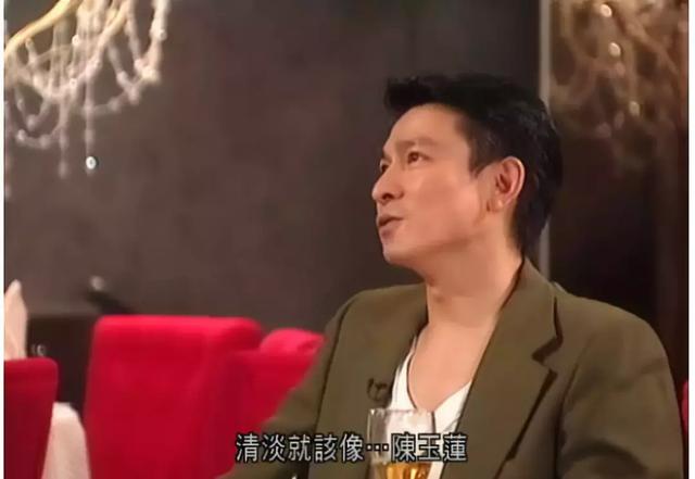 她是金庸心中「最美的小龍女」劉德華曾跪地獻花！如今「與他再不相見」皈依佛門孤獨終老...