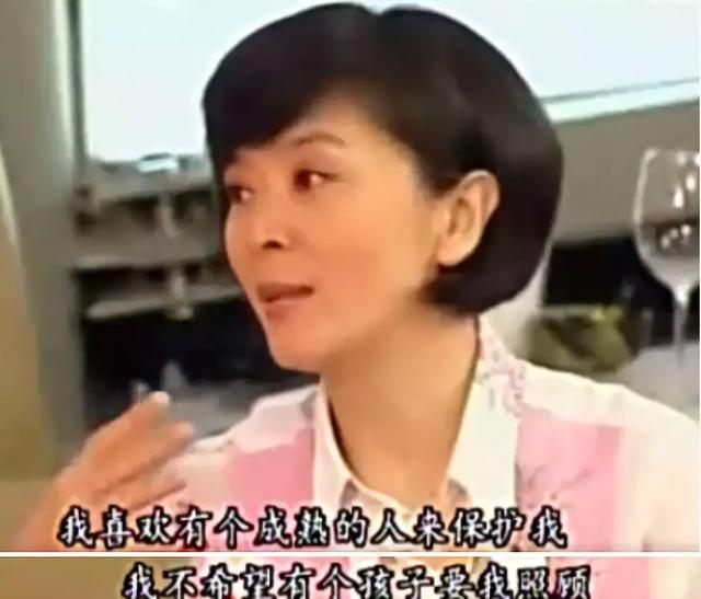 她是金庸心中「最美的小龍女」劉德華曾跪地獻花！如今「與他再不相見」皈依佛門孤獨終老...