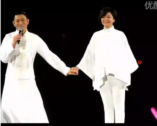 她是金庸心中「最美的小龍女」劉德華曾跪地獻花！如今「與他再不相見」皈依佛門孤獨終老...