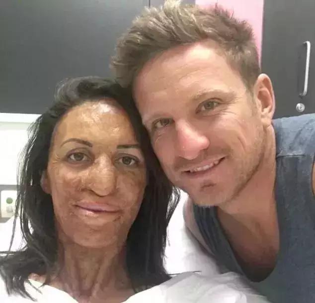 這個男孩誕生轟動了全世界，被稱作「奇迹之子」！因為他爸是全球最帥的男人，最牛的老公！