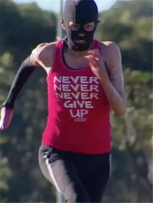 這個男孩誕生轟動了全世界，被稱作「奇迹之子」！因為他爸是全球最帥的男人，最牛的老公！