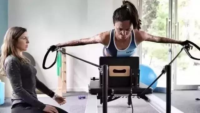 這個男孩誕生轟動了全世界，被稱作「奇迹之子」！因為他爸是全球最帥的男人，最牛的老公！