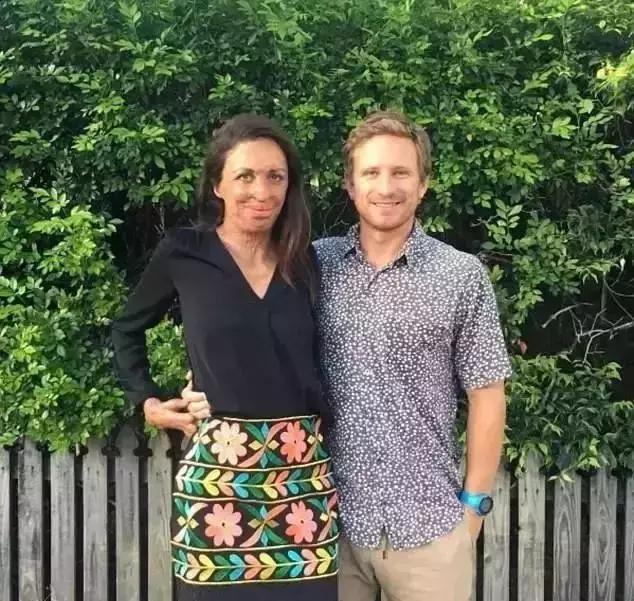 這個男孩誕生轟動了全世界，被稱作「奇迹之子」！因為他爸是全球最帥的男人，最牛的老公！