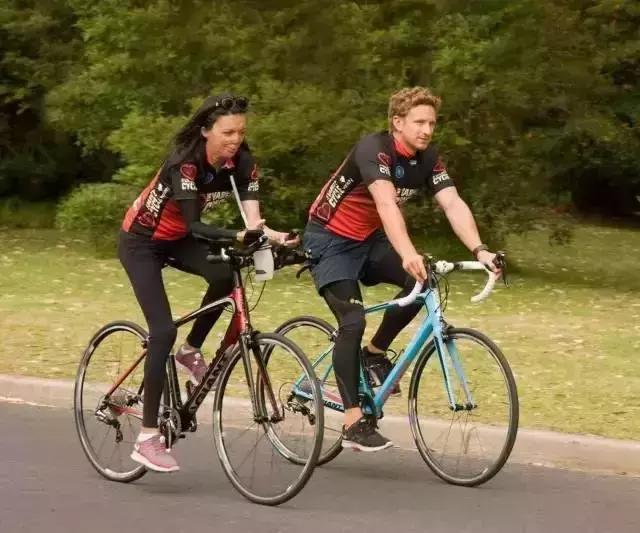 這個男孩誕生轟動了全世界，被稱作「奇迹之子」！因為他爸是全球最帥的男人，最牛的老公！