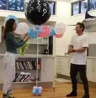 這個男孩誕生轟動了全世界，被稱作「奇迹之子」！因為他爸是全球最帥的男人，最牛的老公！