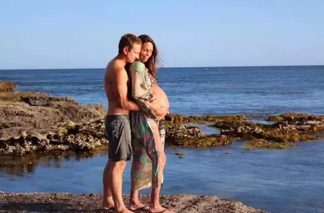 這個男孩誕生轟動了全世界，被稱作「奇迹之子」！因為他爸是全球最帥的男人，最牛的老公！