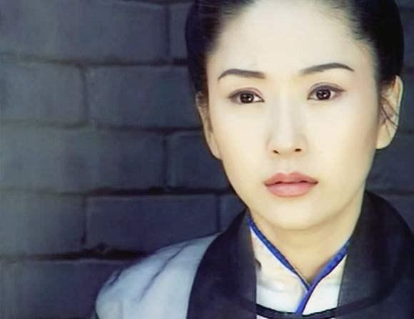 曾是「台灣第一媳婦」！出道28年演活無數「苦情女主角」  如今52歲美得優雅自然