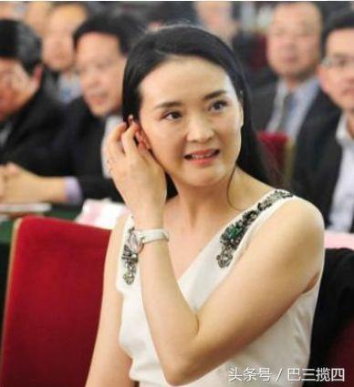 周迅44歲，賈靜雯44歲，王艷44歲都輸給她的44歲！