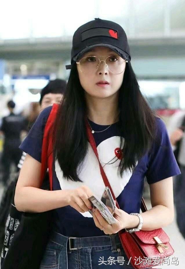 周迅44歲，賈靜雯44歲，王艷44歲都輸給她的44歲！