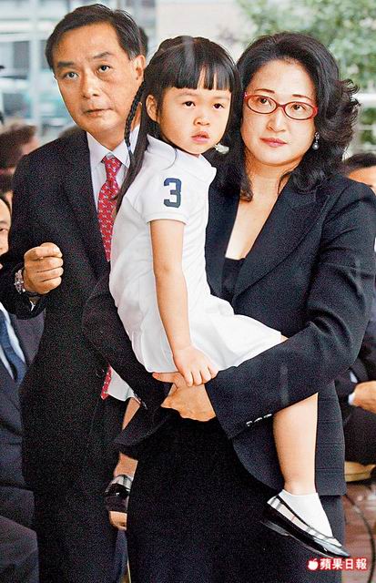 嚴凱泰生命中「最重要三個女人」 如今剩「2人相依為命」 他感性告白：謝謝上天將她們賜給我