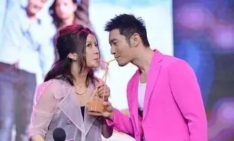 林心如結婚趙薇只給了10萬禮金,而他結婚,趙薇手一揮就是200萬!