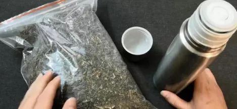 保溫杯最好別裝這四種水！特別是第四種「中藥」快告訴家人