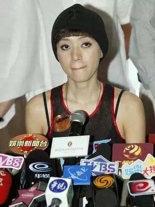 梅艷芳傳奇一生唯缺家人! 從小重男輕女 95歲母親持續「打官司要遺產」 網友嘆:何時才放過她?