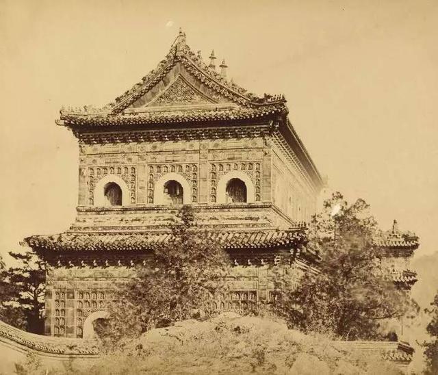 攝影師鏡頭下「150年前的日本與中國」，被燒毀前的圓明園比故宮還要繁華100倍！