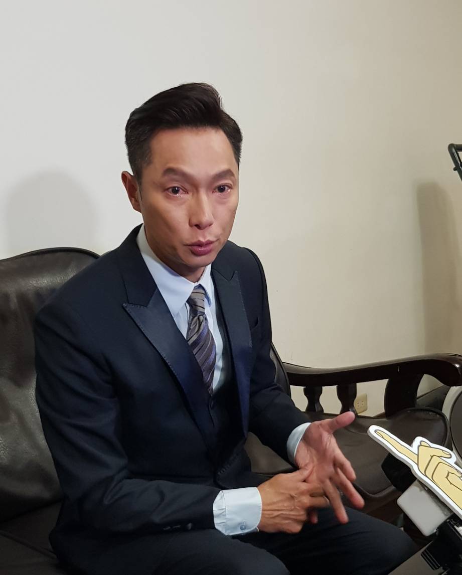 媽媽活在回憶！謝祖武失智母堅持熬湯「電鍋打開剩空碗」　淚謝太太共同照護嘆：一人失智全家都累