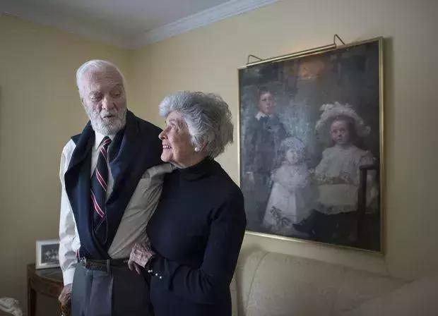 老夫妻6天閃婚恩愛73年!晚年「為病痛所苦」選擇「同時尊嚴離開」:有你在什麼都不怕