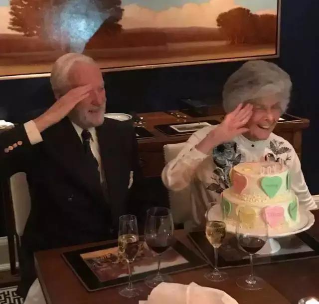 老夫妻6天閃婚恩愛73年!晚年「為病痛所苦」選擇「同時尊嚴離開」:有你在什麼都不怕