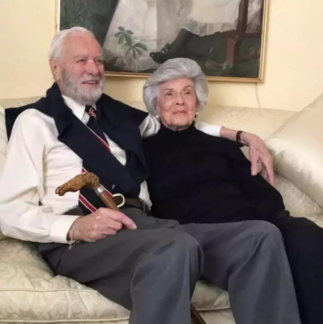 老夫妻6天閃婚恩愛73年!晚年「為病痛所苦」選擇「同時尊嚴離開」:有你在什麼都不怕