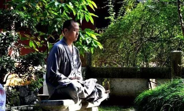 修行人的睡覺方法：會用的人不容易變老（值得收藏）