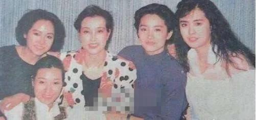 李安讚嘆林青霞「光芒蓋過所有人」　 劉德華稱「五人裡永遠第一個看到她」看完合照我信了