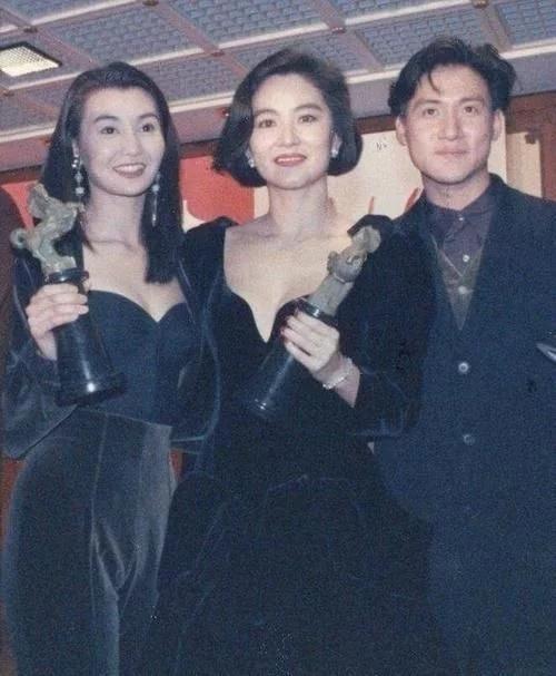 李安讚嘆林青霞「光芒蓋過所有人」　 劉德華稱「五人裡永遠第一個看到她」看完合照我信了