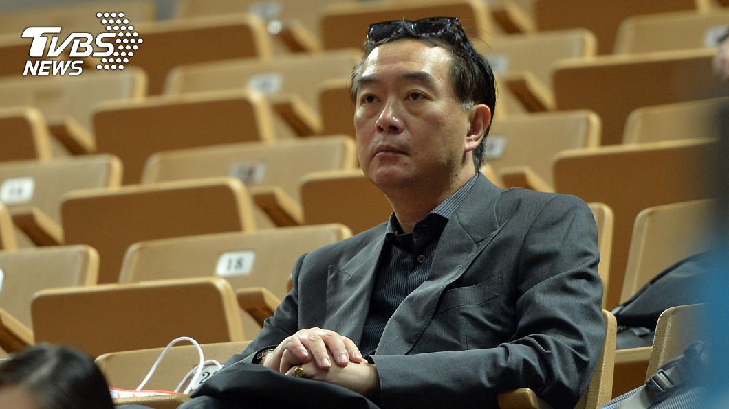 一接棒15位老臣遞辭呈！嚴凱泰「帶心收服員工」：郭台銘被允許失敗，但我失敗就是敗家