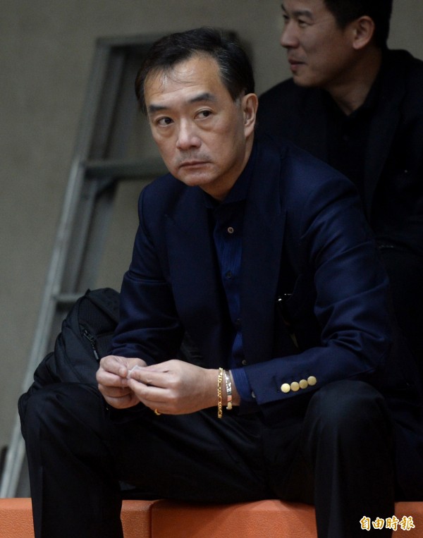 一接棒15位老臣遞辭呈！嚴凱泰「帶心收服員工」：郭台銘被允許失敗，但我失敗就是敗家