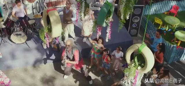 世界第一人！102歲老爸把75歲兒子送進養老院，把孫子趕出家門  網友：真是有趣的老爺爺