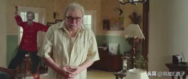 世界第一人！102歲老爸把75歲兒子送進養老院，把孫子趕出家門  網友：真是有趣的老爺爺