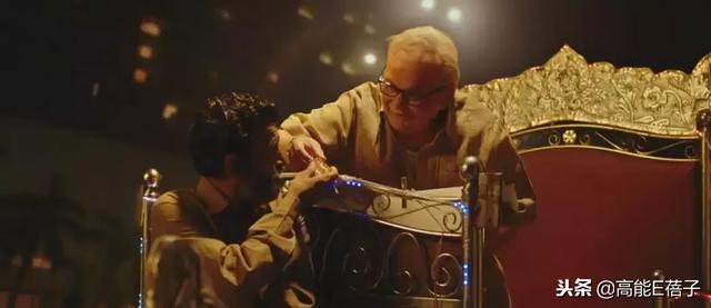 世界第一人！102歲老爸把75歲兒子送進養老院，把孫子趕出家門  網友：真是有趣的老爺爺