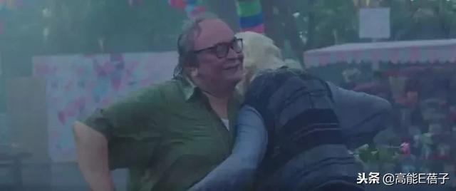 世界第一人！102歲老爸把75歲兒子送進養老院，把孫子趕出家門  網友：真是有趣的老爺爺