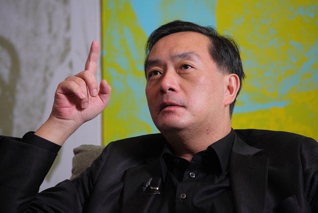 一接棒15位老臣遞辭呈！嚴凱泰「帶心收服員工」：郭台銘被允許失敗，但我失敗就是敗家