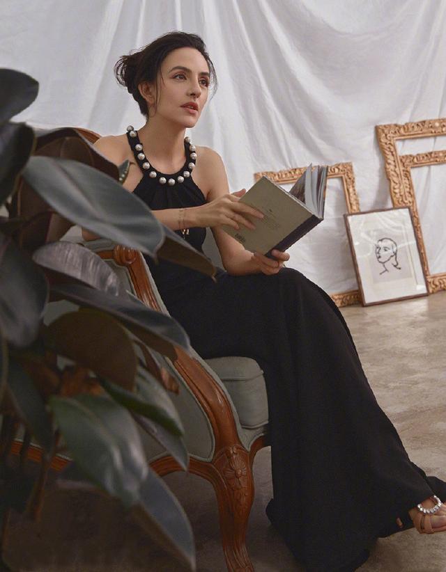 劉燁炫妻「童年照」從小美到大　如今39歲照樣少女感十足！