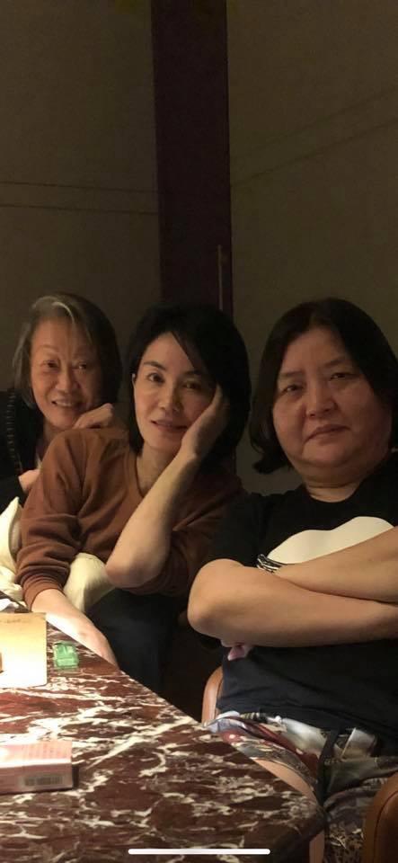 王菲與朋友秘密相聚台灣,一個細節透露謝霆鋒也在!