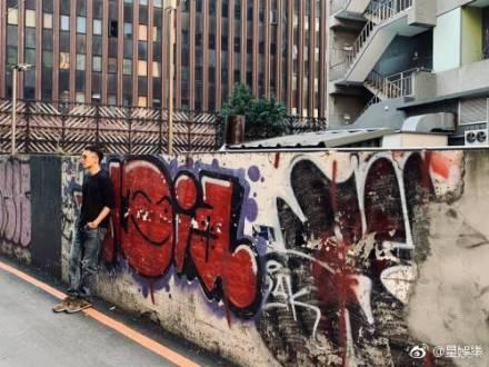 王菲與朋友秘密相聚台灣,一個細節透露謝霆鋒也在!