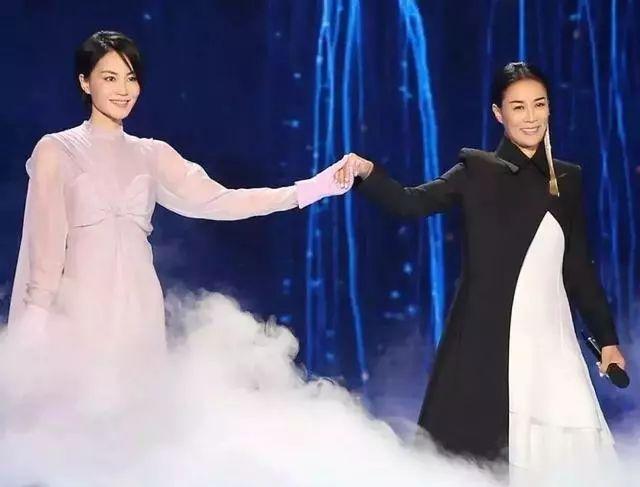 王菲與朋友秘密相聚台灣,一個細節透露謝霆鋒也在!