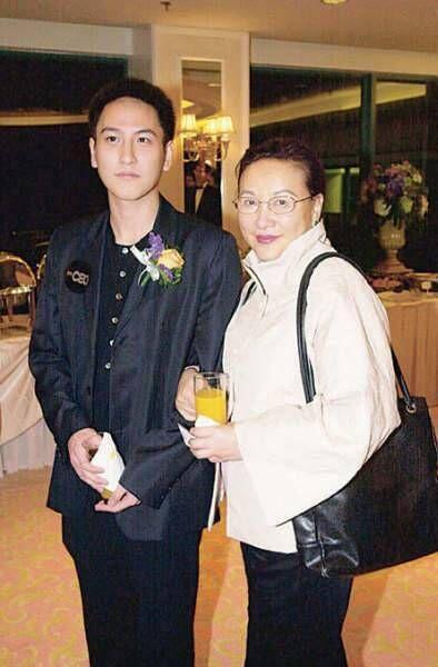出生坐擁百億身家卻省吃儉用！ 2歲當演員「15歲變股神」 如今35歲未婚卻「養30多個小孩」