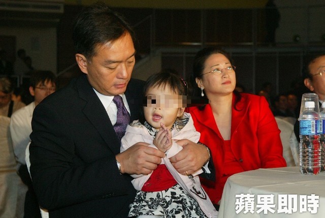 豪門少主愛上傳奇女國手!嚴凱泰認識2年就想婚 養母「霸氣8字回覆」網讚:有智慧的母親