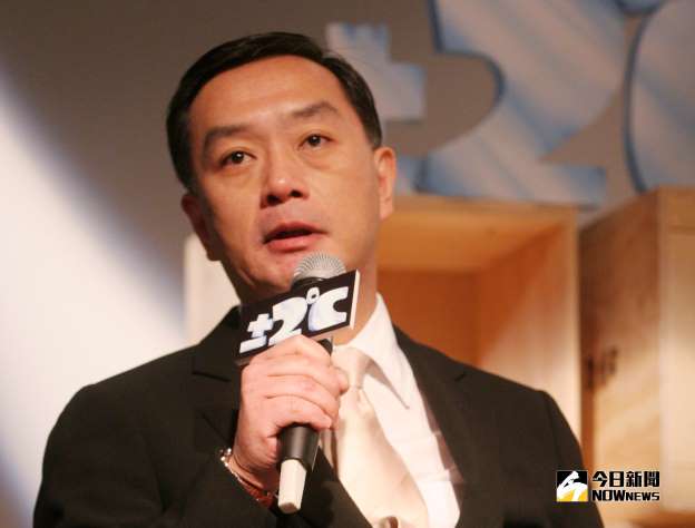 豪門少主愛上傳奇女國手!嚴凱泰認識2年就想婚 養母「霸氣8字回覆」網讚:有智慧的母親