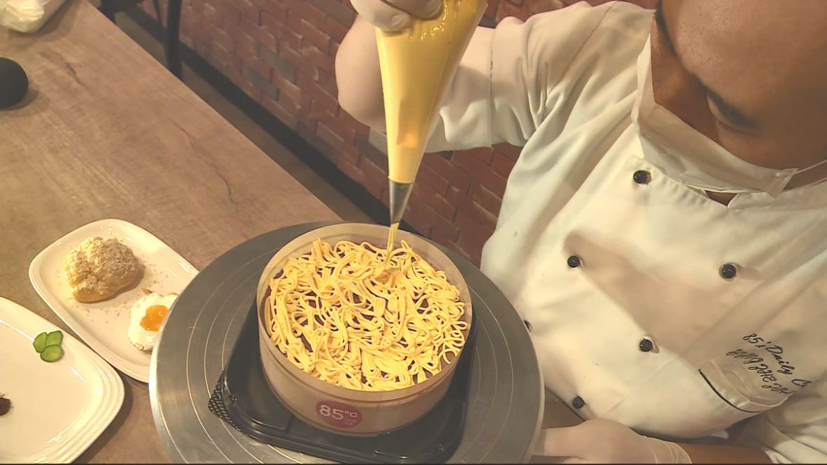 太扯！85˚C推滷肉飯便當「一個要價380」！　網友買來嘗鮮「才吃一口就驚呼」：要排隊了