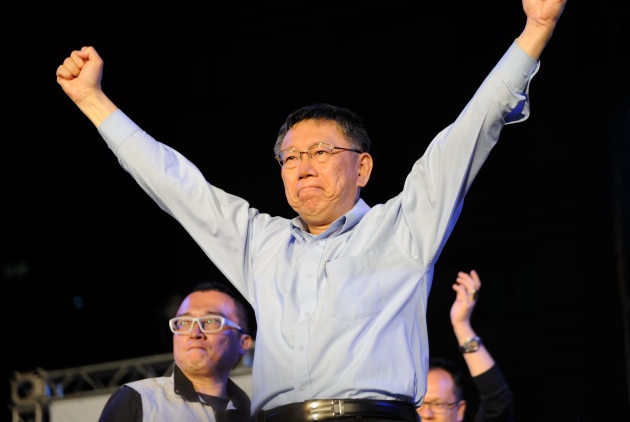 上任4年僅遲到3次!柯文哲遭捕捉「遲到5分鐘進市府」原因讓人直呼:老婆真的好重要