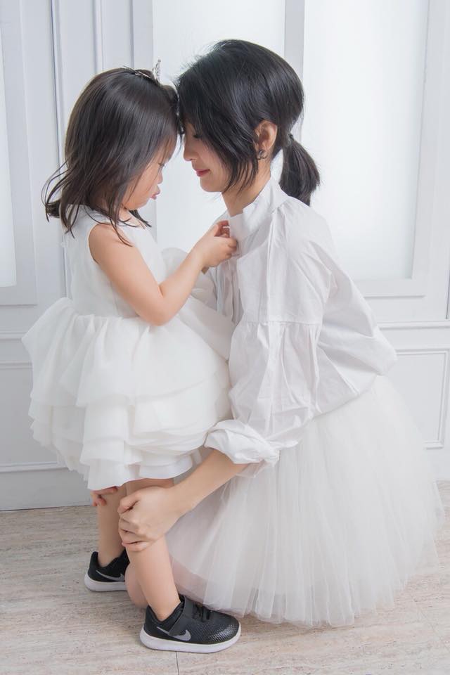 沈玉琳「賣房還3千萬債」錢來就幹翻紅　小17歲助理老婆「把他當金城武」女兒好Q