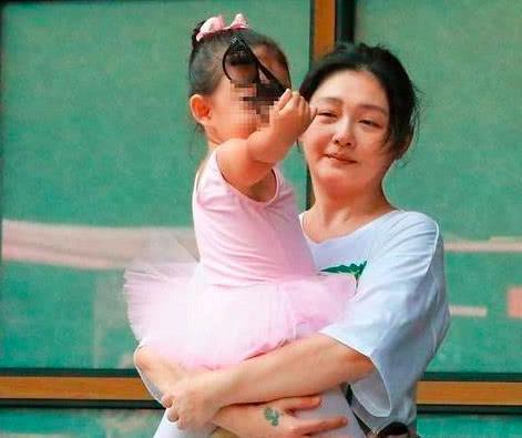 愛女成痴！汪小菲「偏愛小玥兒」捨不得放下　大S受不了：想跟女兒交換人生