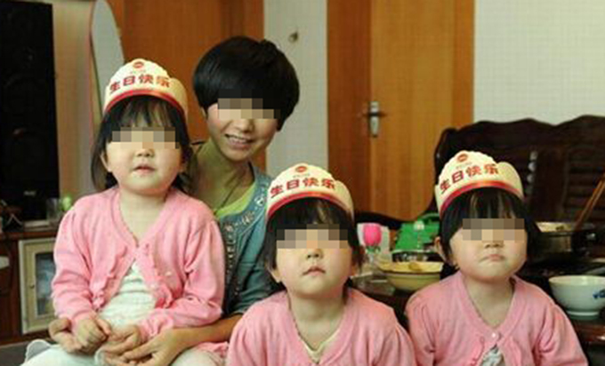 女研究生4年連生3胎，卻無人見過男友，三年後家裡來一人，爸媽看到都慌了神！