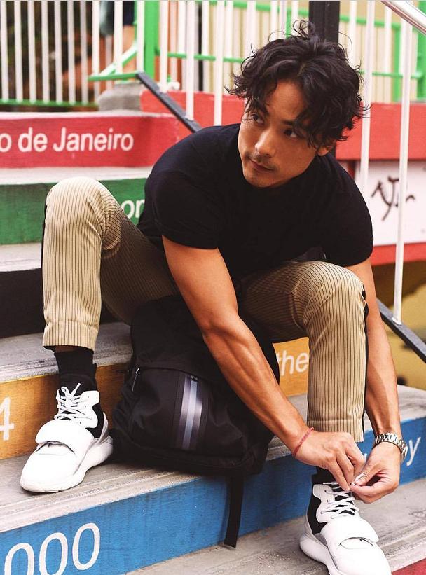 香港才子林子祥33歲兒近照！高大帥氣「笑容超陽光」 力撇爸爸影子獨創一片天