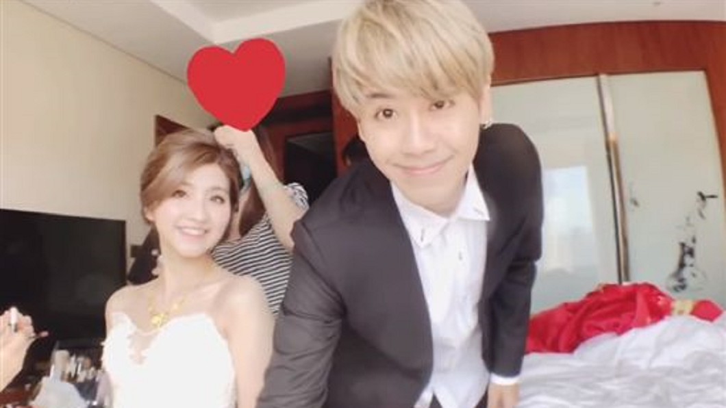 當妳的靠山！男星代「天上爸爸」看妹妹出嫁  護妹宣言網友淚崩：妳幸福我才幸福