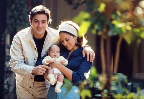 曾有「法國第一美男子」之稱！他最接近完美卻「在感情中大敗」  如今83歲仍孤單一人...