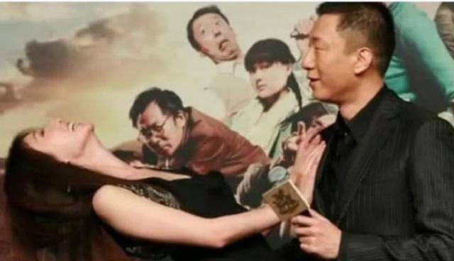孫紅雷「強摟」林志玲，有誰注意孫紅雷手的位置？暴露真實人品！